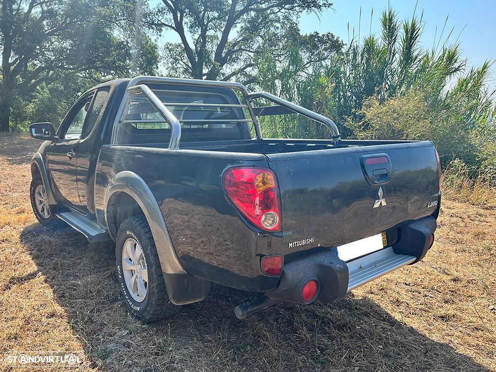 Mitsubishi L200 2.5 DI-D Club Invite AC 4WD - 5