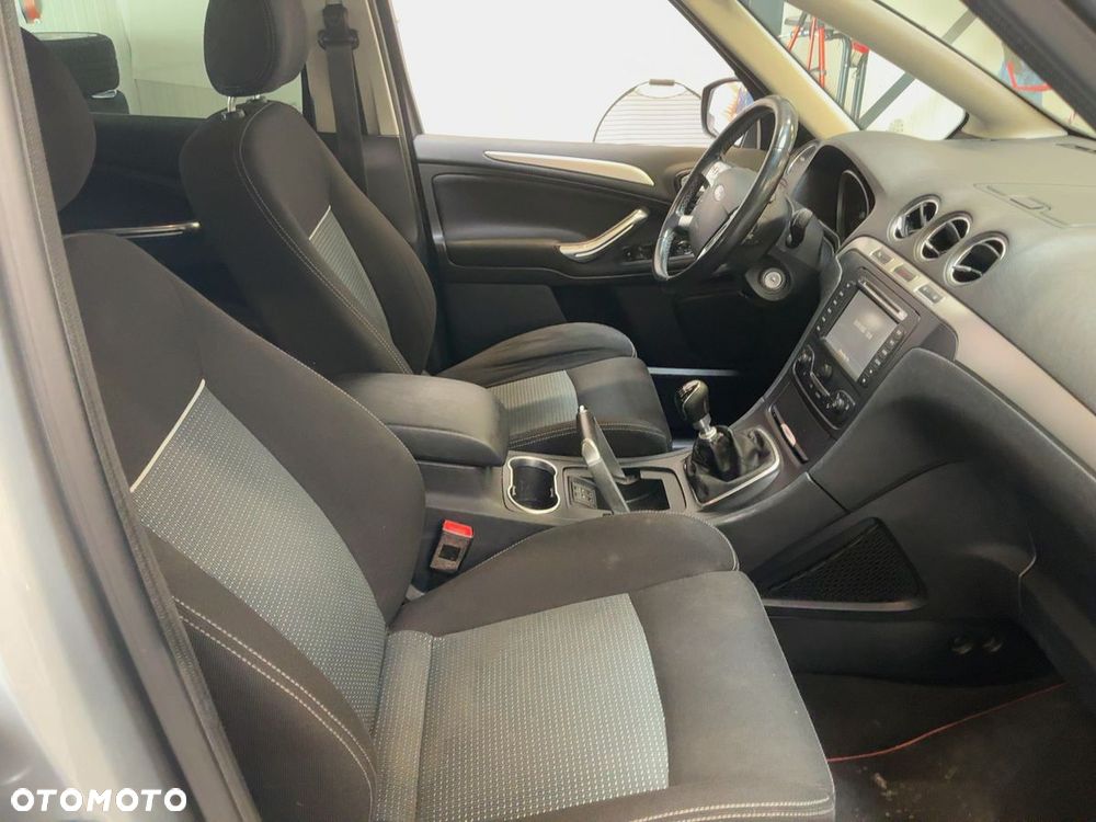 Ford S-Max - 8