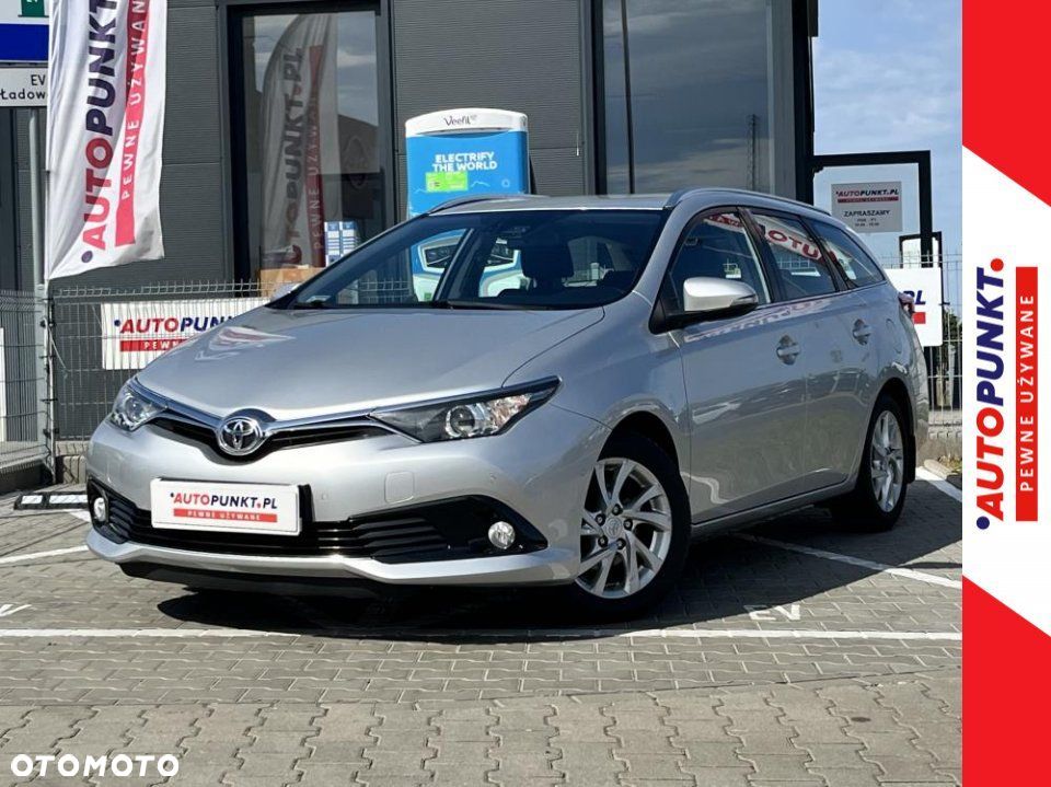 Toyota Auris - 1