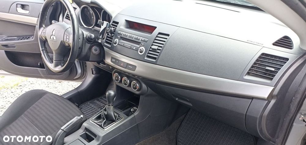 Mitsubishi Lancer 1.6 Invite - 7