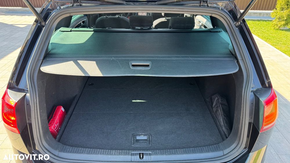 Volkswagen Golf - 25