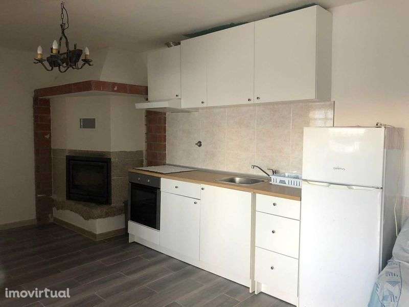 Pequena moradia T0 para arrendamento em Mujães - Viana do Castelo - Grande imagem: 2/5