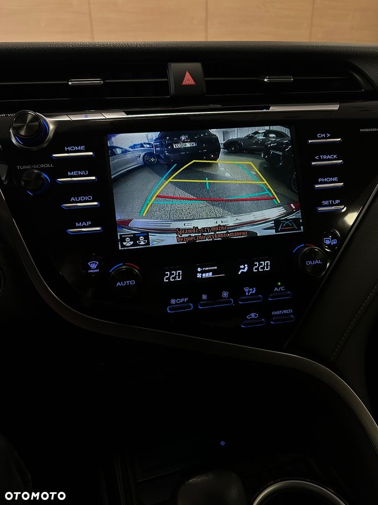 Toyota Camry 2.5 Hybrid Executive CVT - 17
