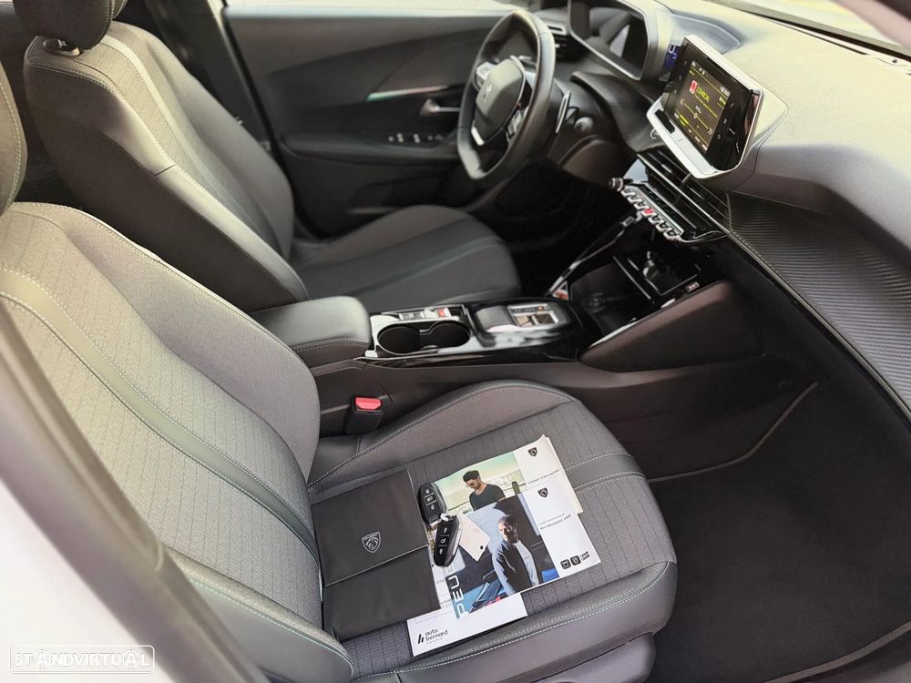 Peugeot 2008 1.2 PureTech Allure Pack EAT8 - 12