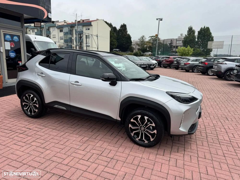 Toyota Yaris Cross 1.5 HDF Comfort Plus AWD - 23
