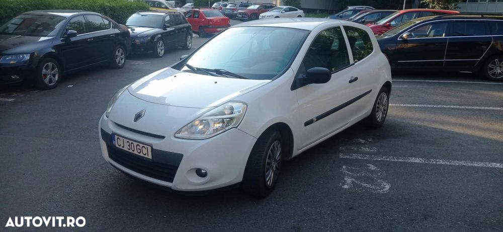 Renault Clio 2011 photo 2