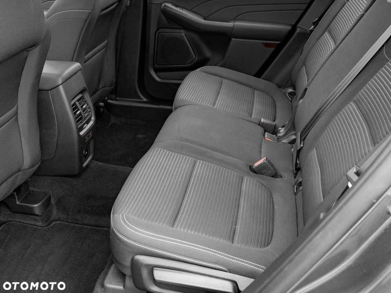 Ford Kuga 1.5 EcoBoost FWD Titanium - 25