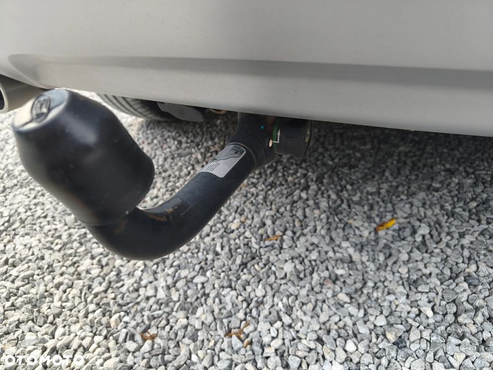 Ford Kuga 2.0 TDCi 2x4 Titanium - 30