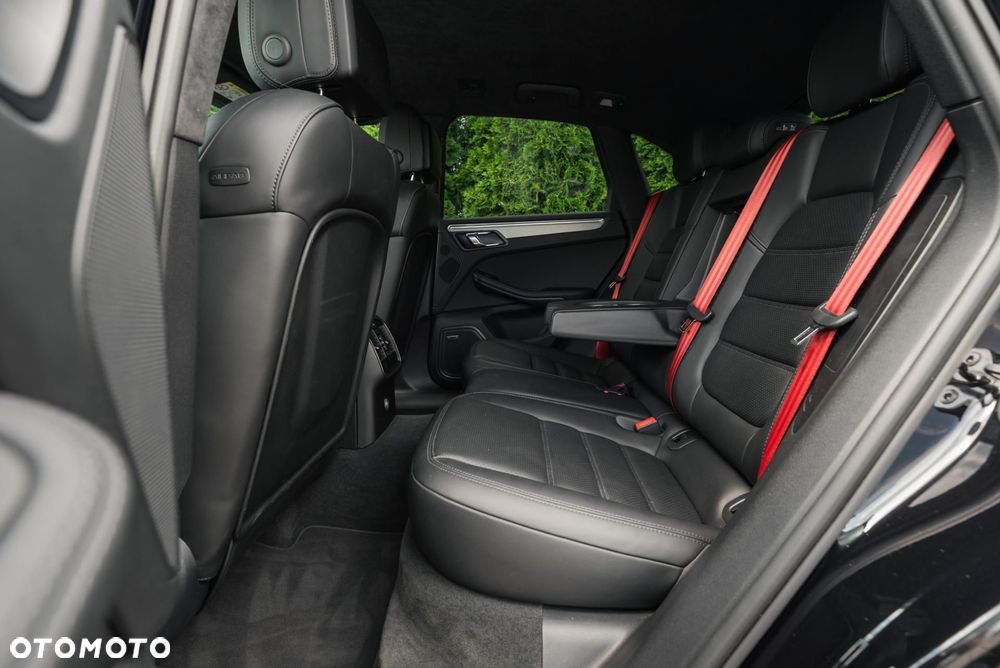 Porsche Macan Turbo - 14