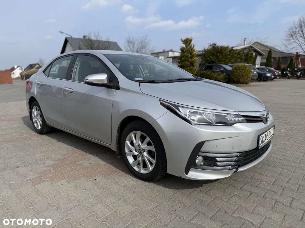 Toyota Corolla 1.6 Classic Plus - 3