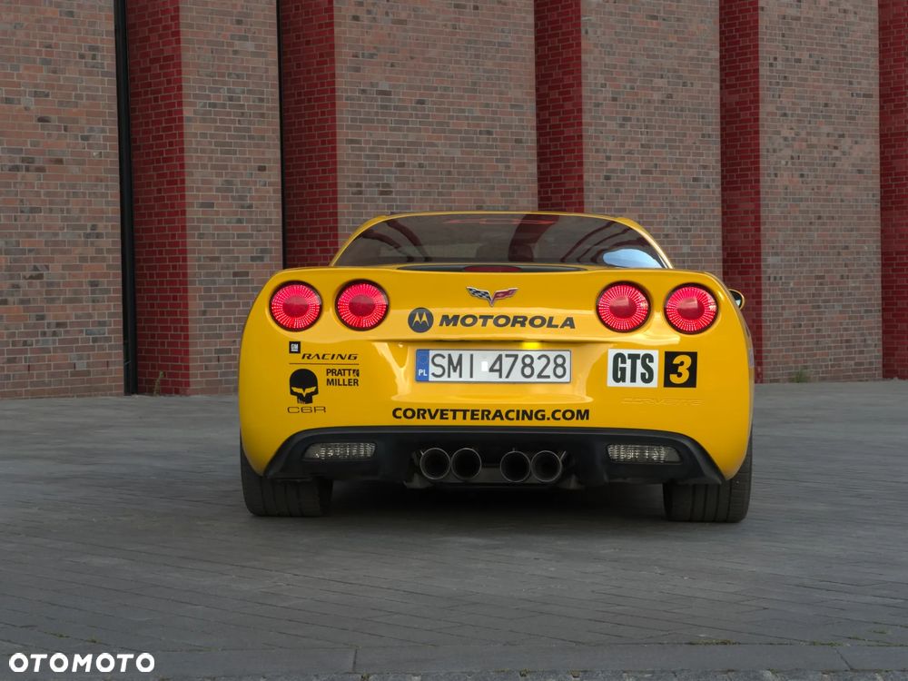 Chevrolet Corvette - 12