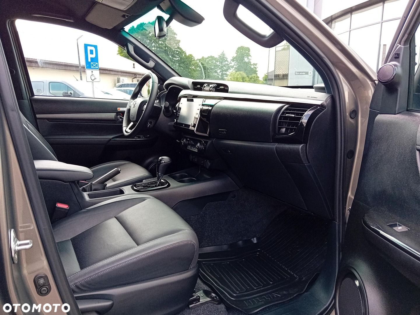 Toyota Hilux 2.8 D-4D Double Cab Invincible Sport 4x4 - 15
