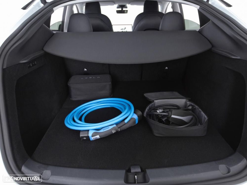Tesla Model Y Performance Dual Motor AWD - 15