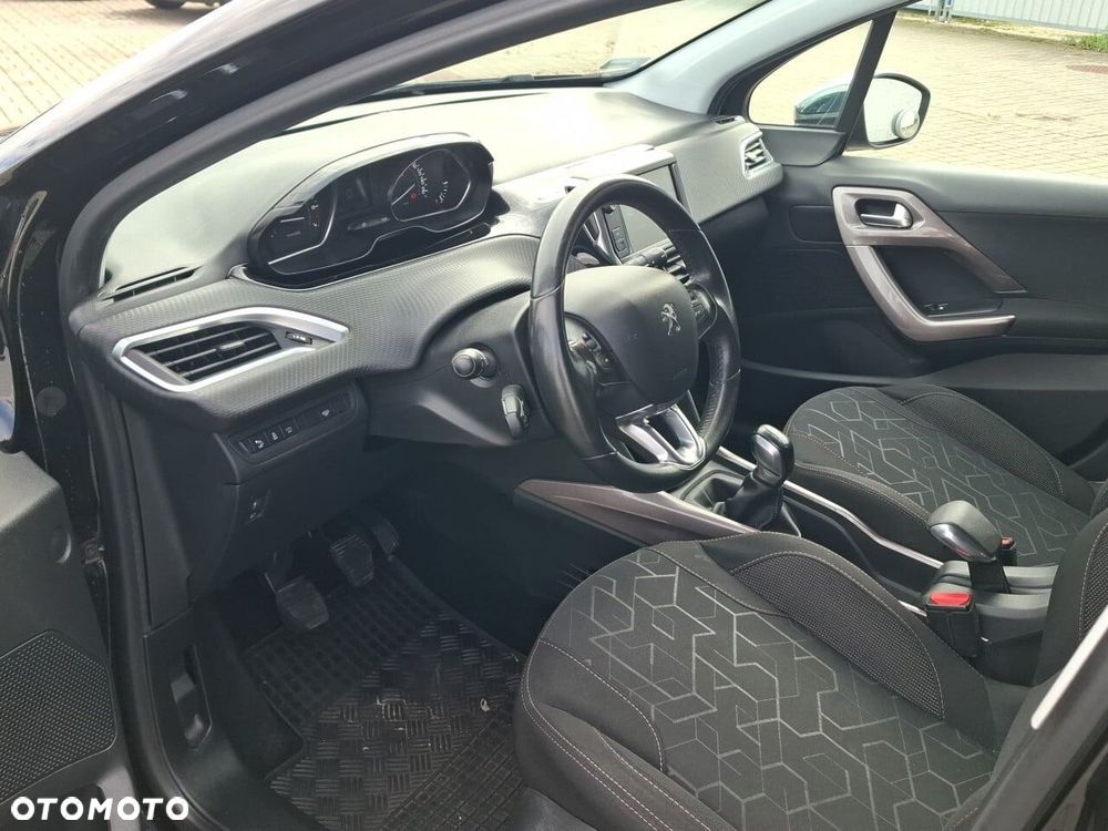 Peugeot 2008 1.2 Pure Tech Style S&S - 20