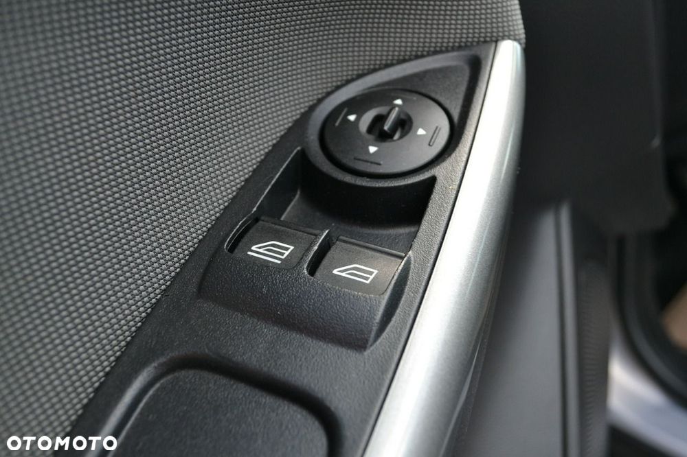 Ford Focus 1.6 Edition - 17