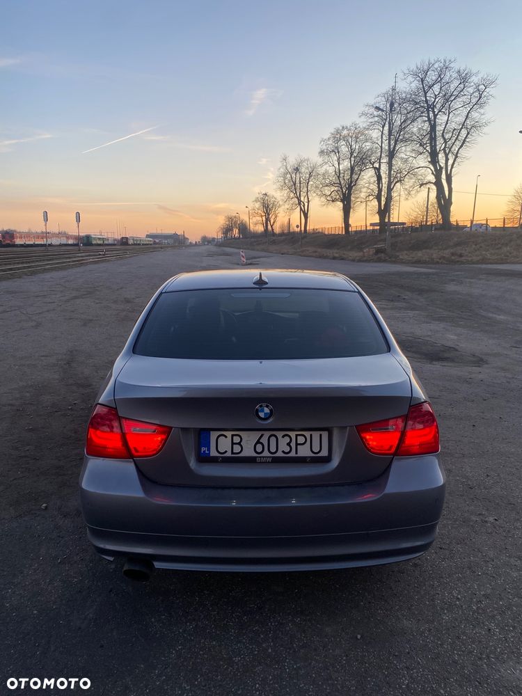 BMW Seria 3 320d Efficient Dynamics - 6