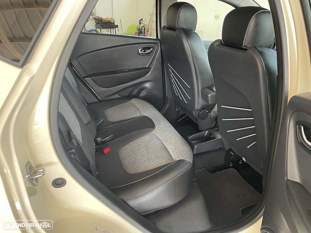 Renault Captur 1.3 TCe Exclusive - 19