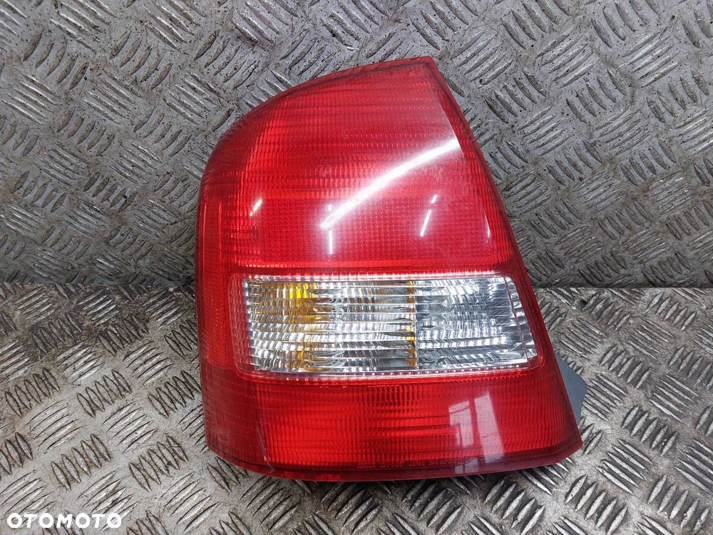 LAMPA LEWY TYŁ MAZDA 323 PROTEGE BJ - 1