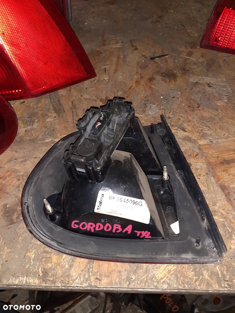 LAMPA TYLNA TYŁ PRAWY PRAWA SEAT CORDOBA - 2