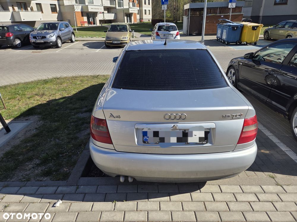 Audi A4 Limousine - 3