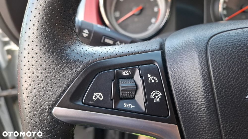 Opel Astra 2.0 CDTI Sport S&S - 17