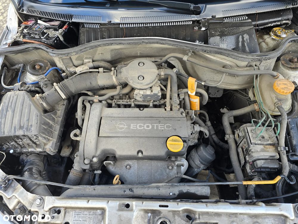 Opel Corsa 1.2 16V - 6