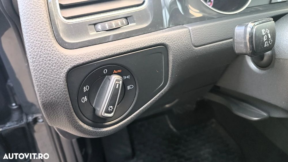Volkswagen Golf 2.0 TDI DSG Comfortline - 9