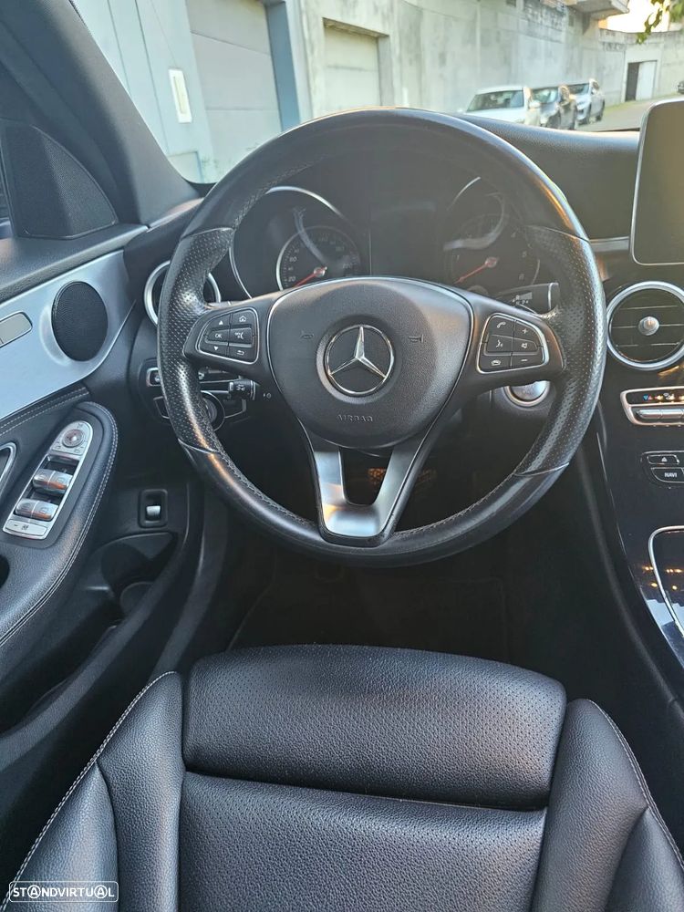 Mercedes-Benz 200 - 14