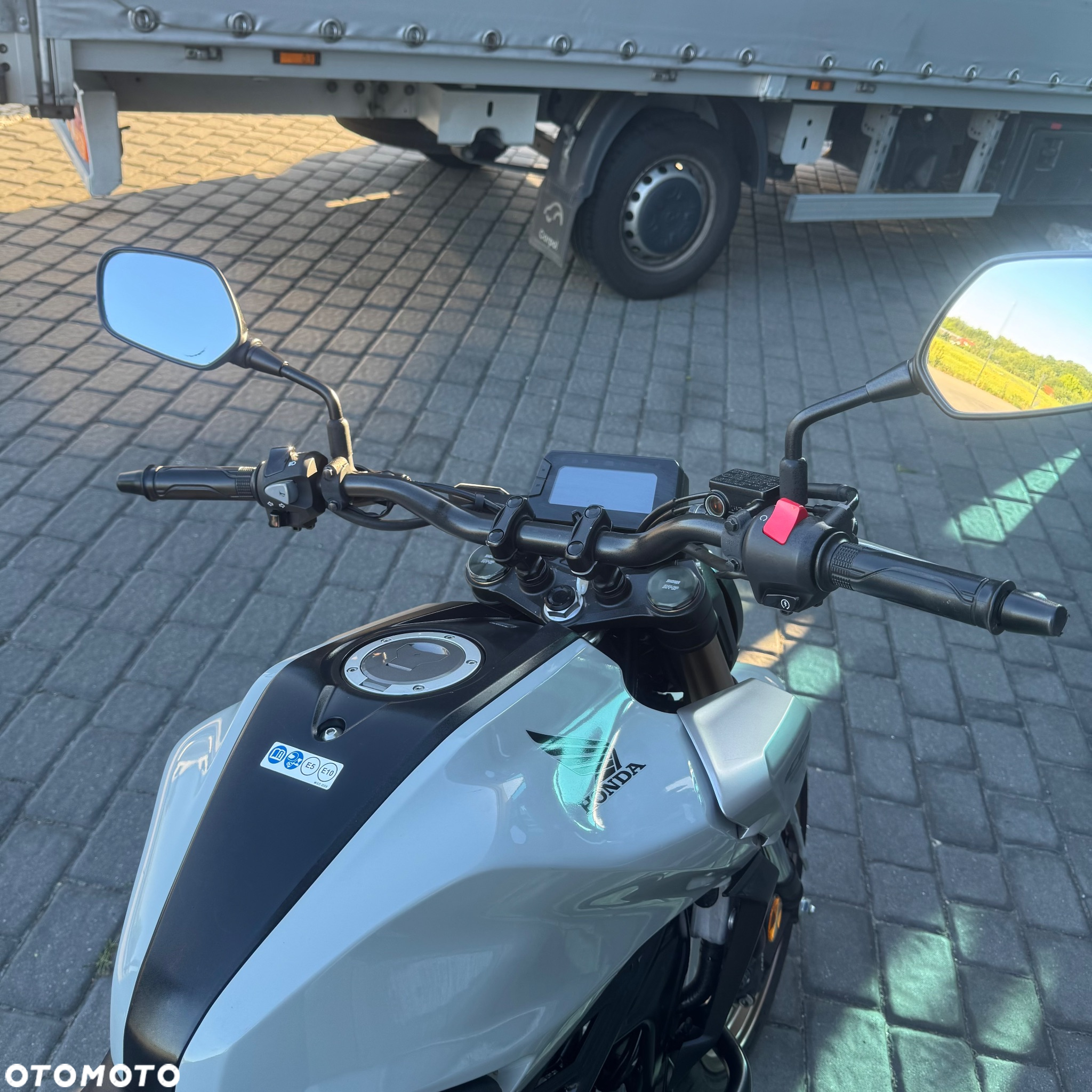 Honda CB - 9