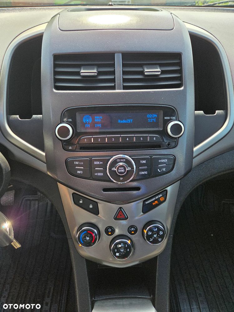 Chevrolet Aveo 1.6 LTZ - 24