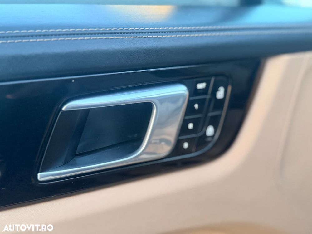 Porsche Cayenne - 21