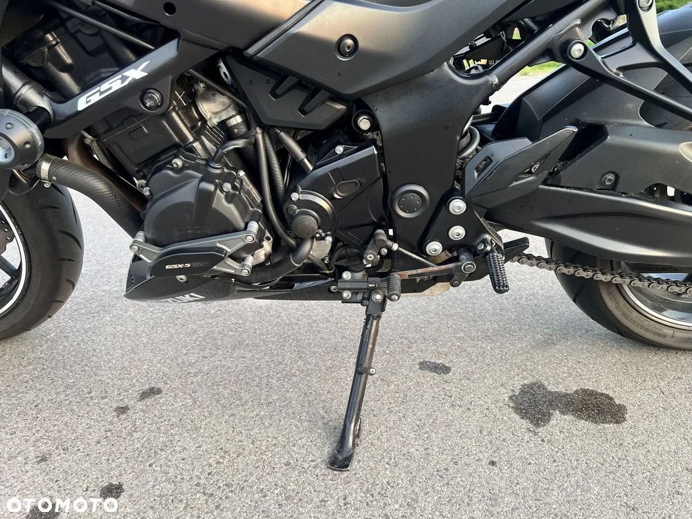 Suzuki GSX - 25