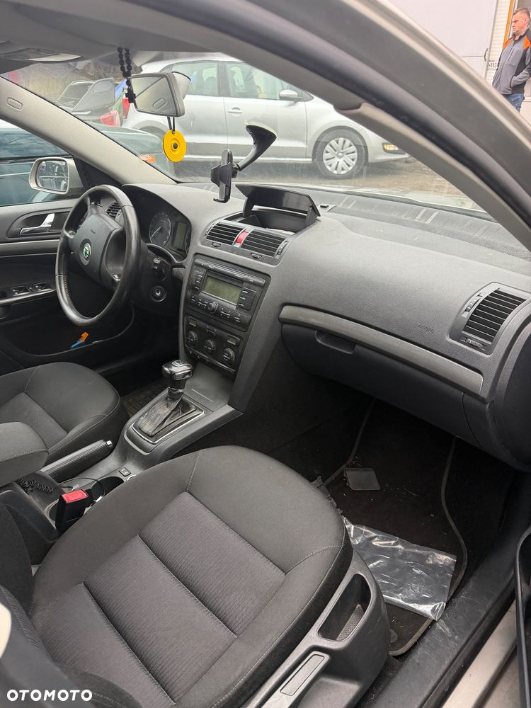 Skoda Octavia 2.0 TDI DPF Elegance DSG - 9