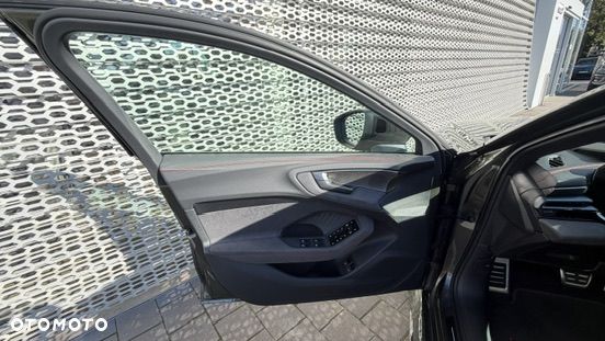 Audi RS5 Avant - 16