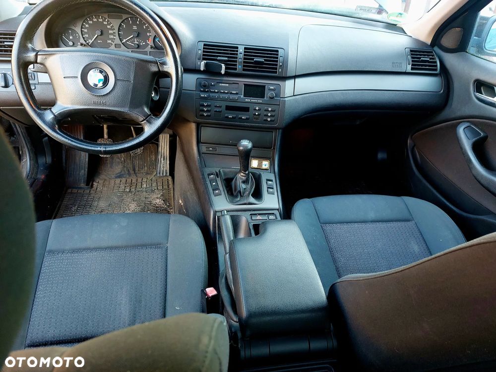 BMW Seria 3 318i - 8