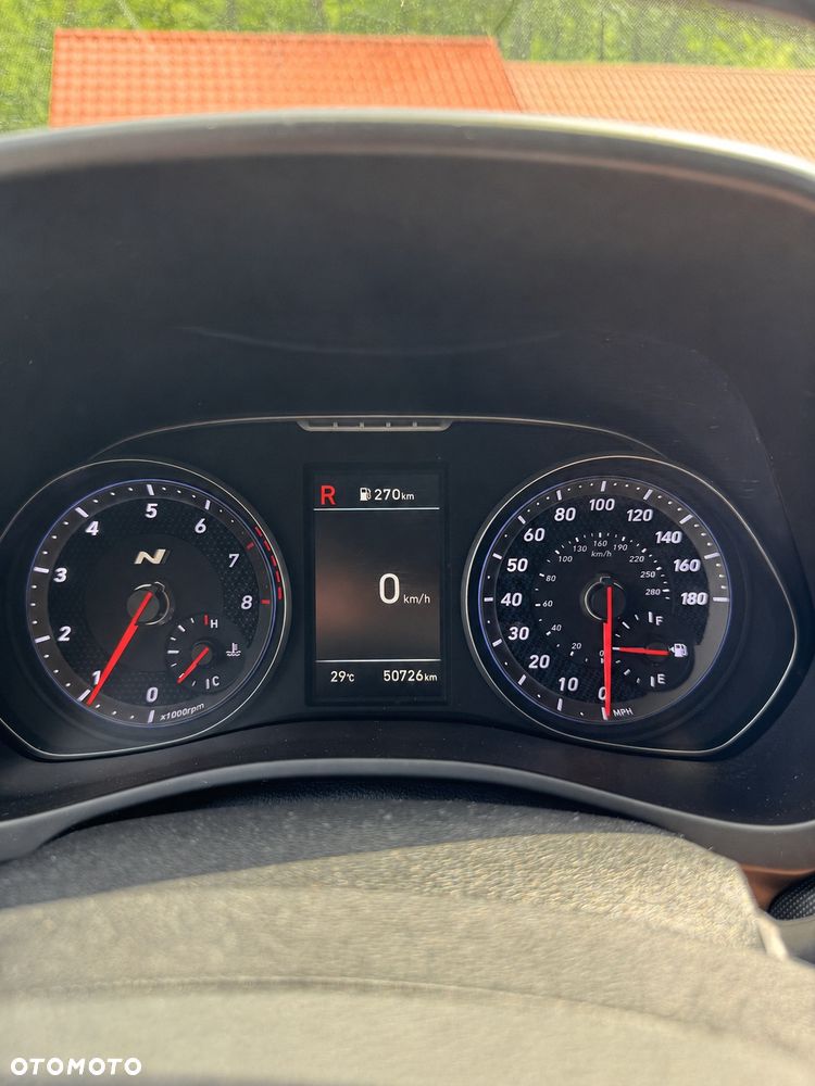 Hyundai Veloster - 12