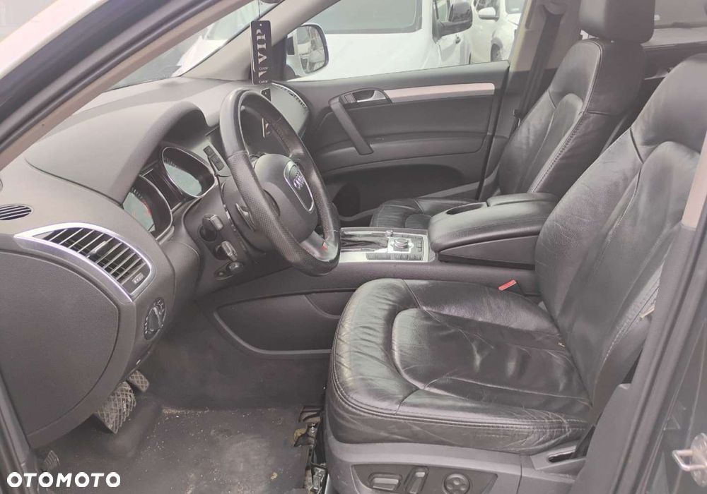 Audi Q7 - 8