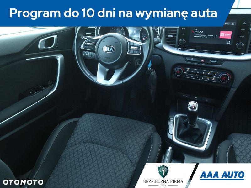 Kia Ceed - 8