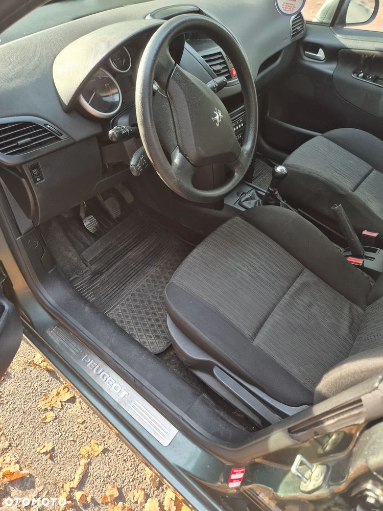 Peugeot 207 - 11