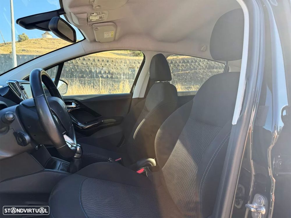 Peugeot 208 1.2 PureTech Style - 6
