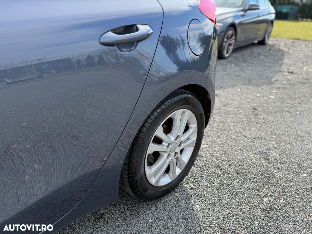 Kia Ceed 1.6 CRDi ISG Mind - 27