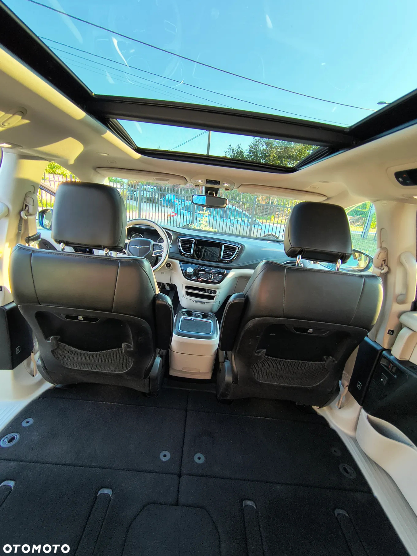 Chrysler Pacifica - 22