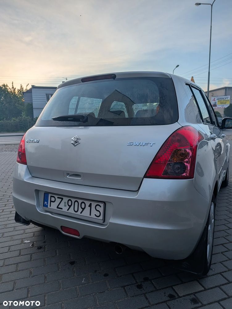 Suzuki Swift - 3