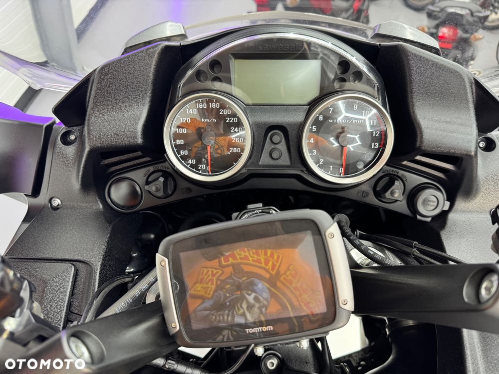 Kawasaki GTR - 25