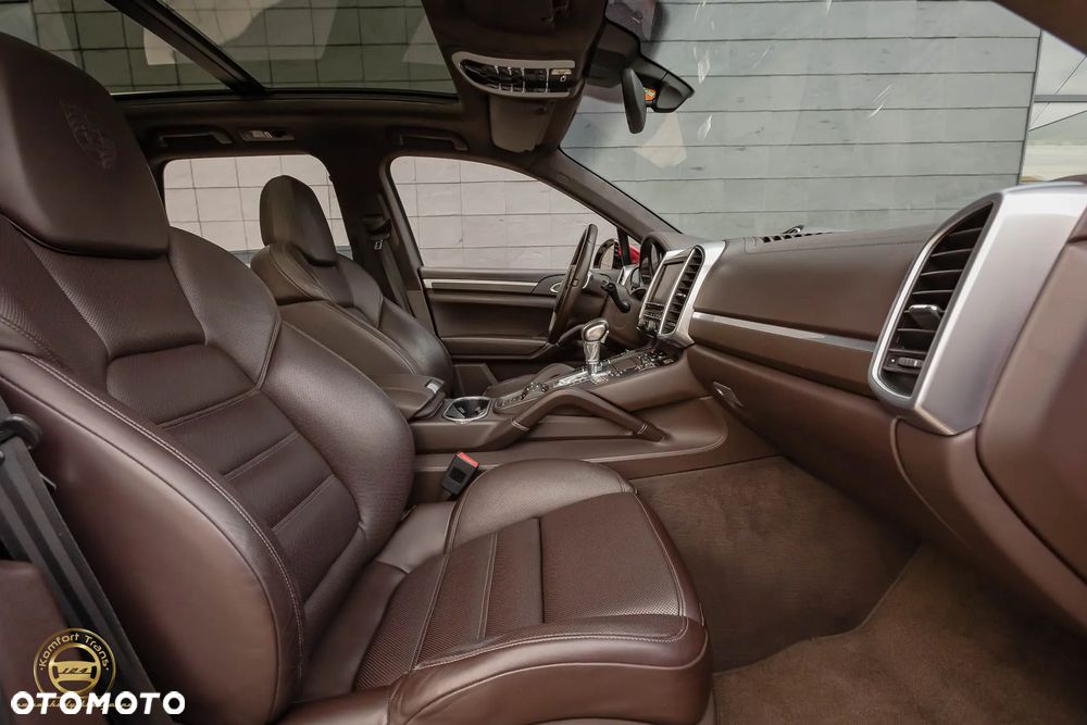 Porsche Cayenne Turbo S - 26