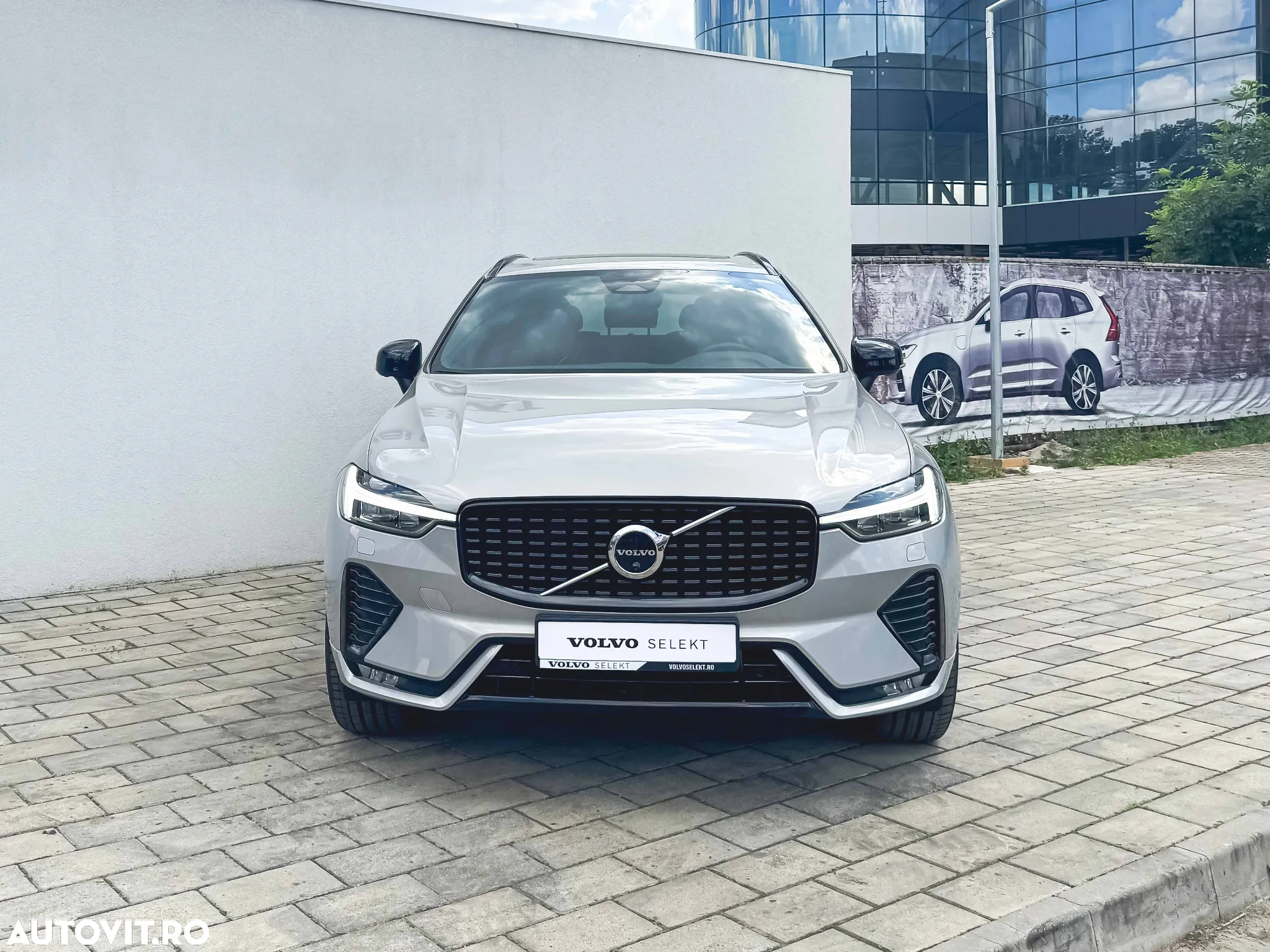 Volvo XC 60 B4 MHEV AT AWD Plus Dark - 2