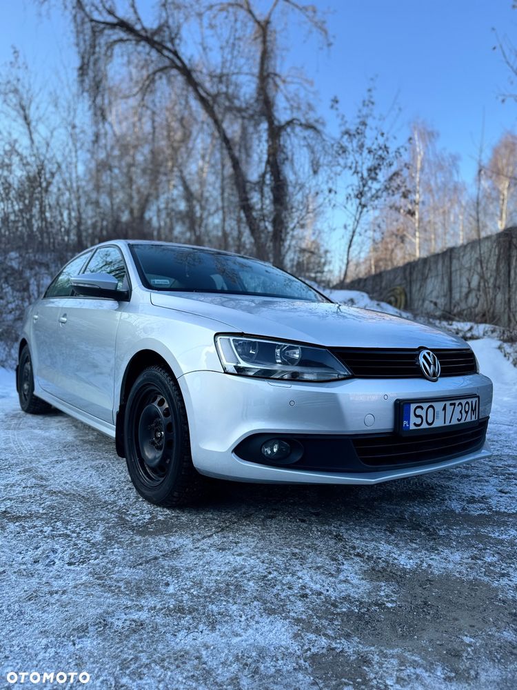 Volkswagen Jetta 1.6 TDI Trendline - 1