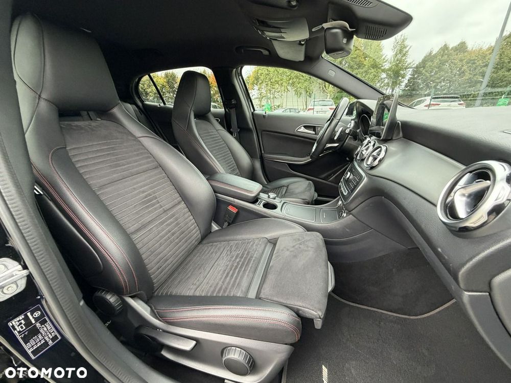 Mercedes-Benz GLA 180 7G-DCT AMG Line - 35