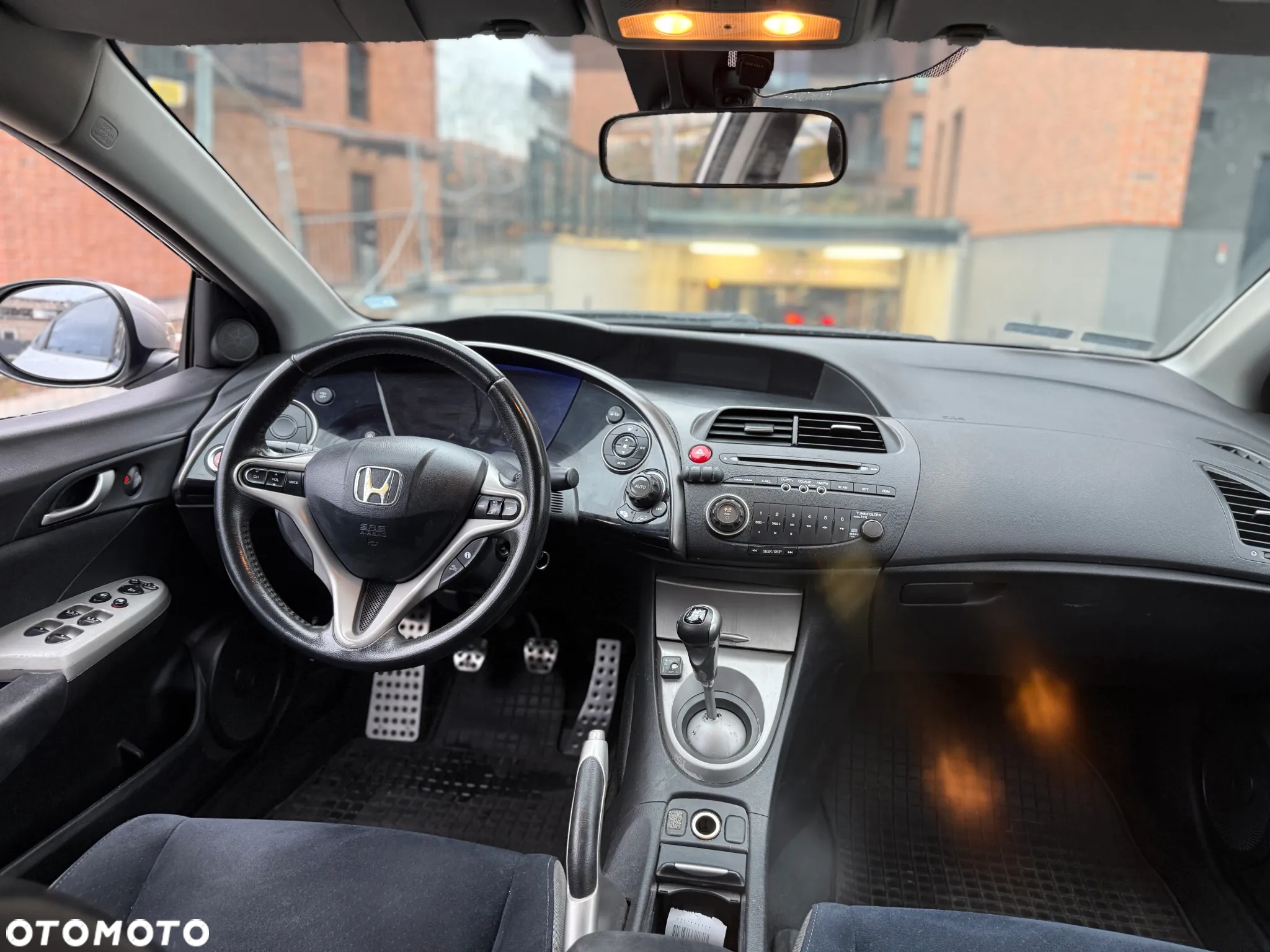 Honda Civic 1.8 Comfort - 23