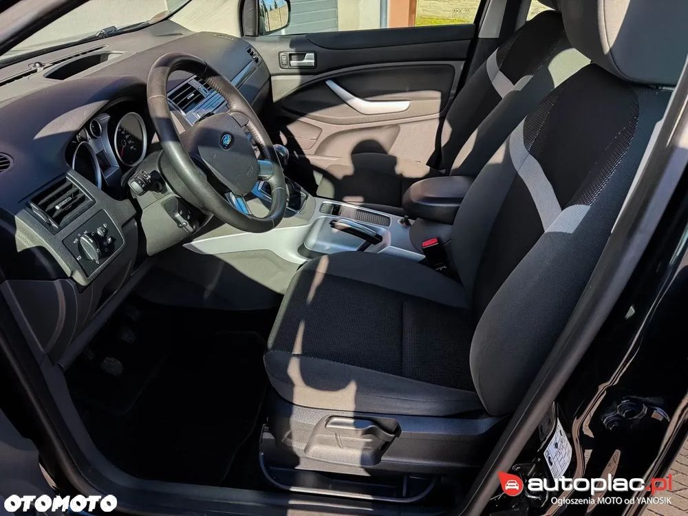 Ford Kuga 2.0 TDCi 4x4 Titanium - 36